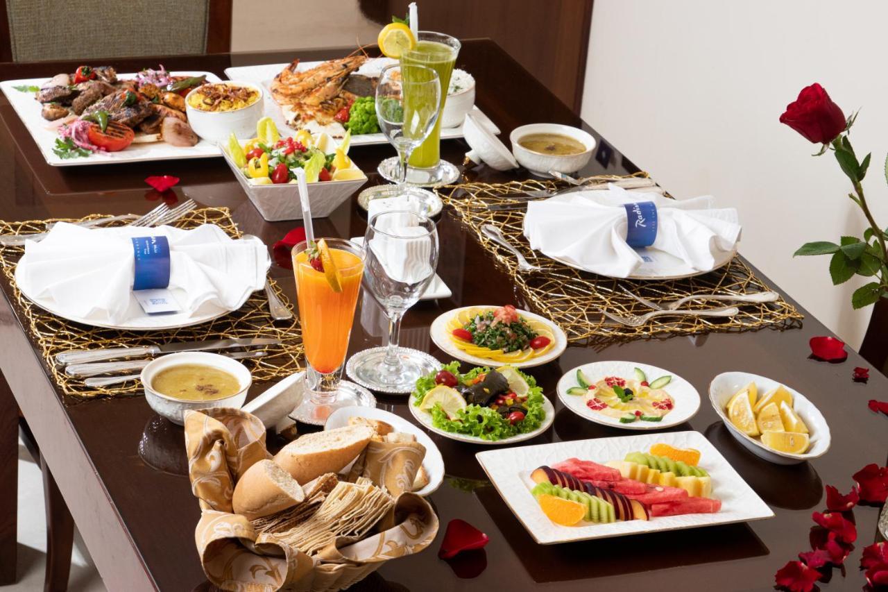 Radisson Blu Hotel, Buraidah Bagian luar foto