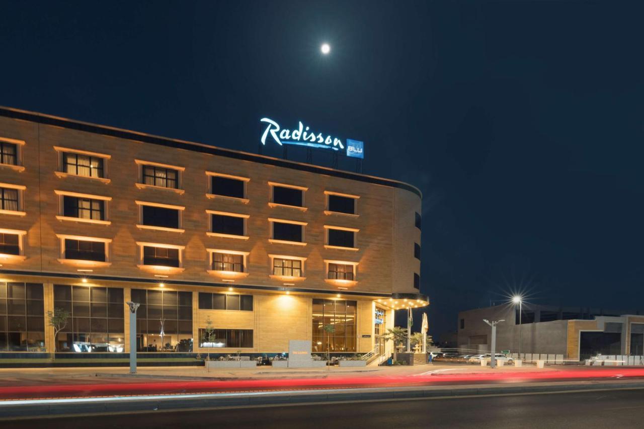 Radisson Blu Hotel, Buraidah Bagian luar foto