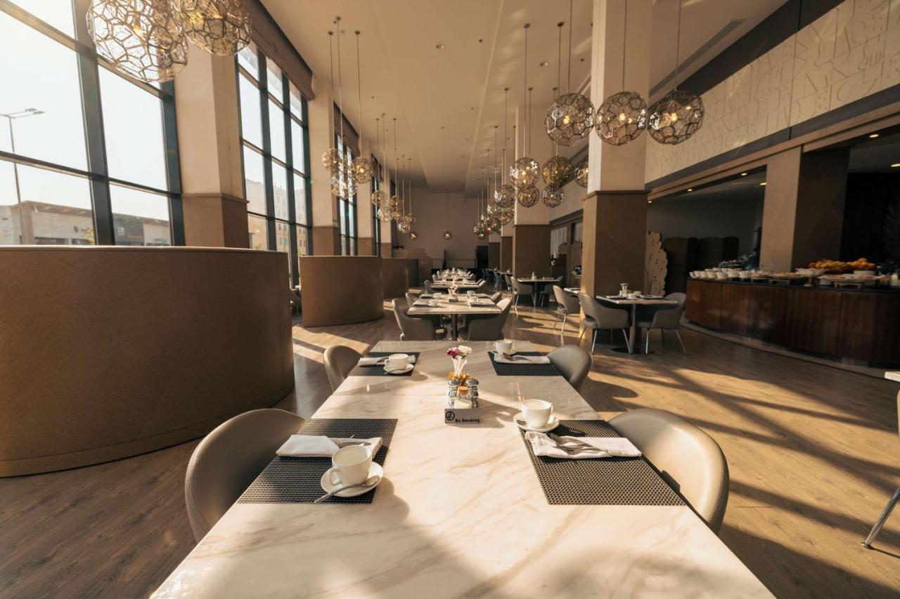 Radisson Blu Hotel, Buraidah Bagian luar foto