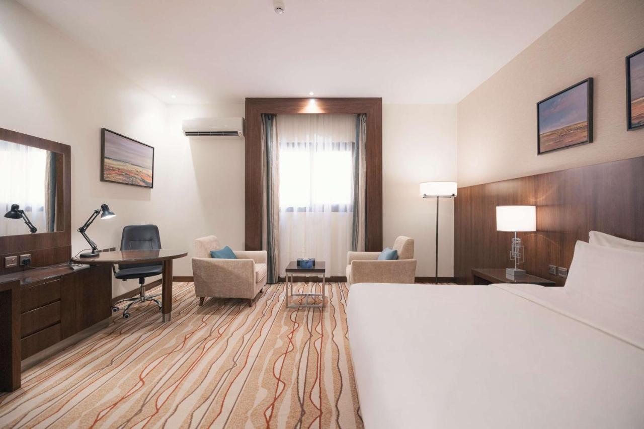 Radisson Blu Hotel, Buraidah Bagian luar foto