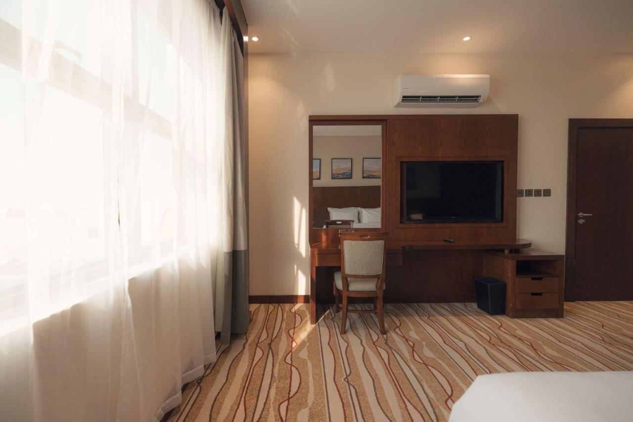 Radisson Blu Hotel, Buraidah Bagian luar foto